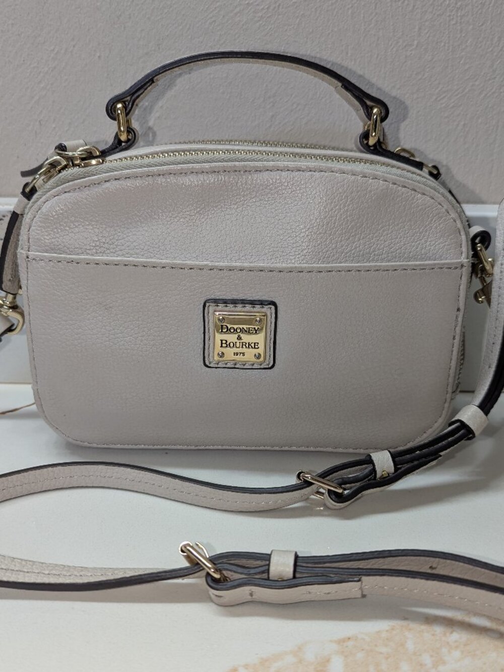 Dooney & Bourke 3-way, double zip bag. EUC!
